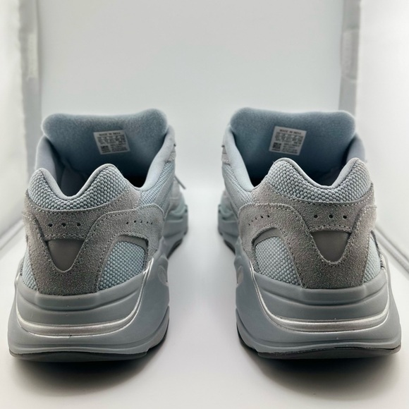 Adidas Yeezy Boost 700 V2 Hospital Blue Size 12 1/2M VNDS OG ALL